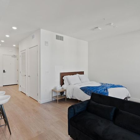 Bright Studio On Sunset Blvd, Free Parking, Gym, And Pool Los Angeles Zewnętrze zdjęcie