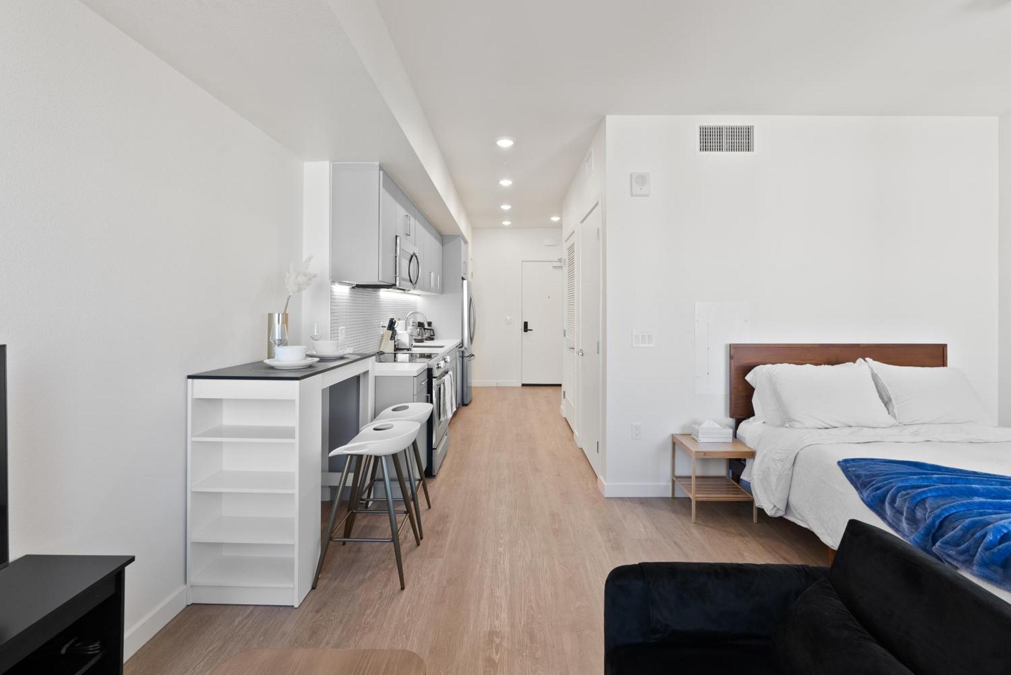 Bright Studio On Sunset Blvd, Free Parking, Gym, And Pool Los Angeles Zewnętrze zdjęcie